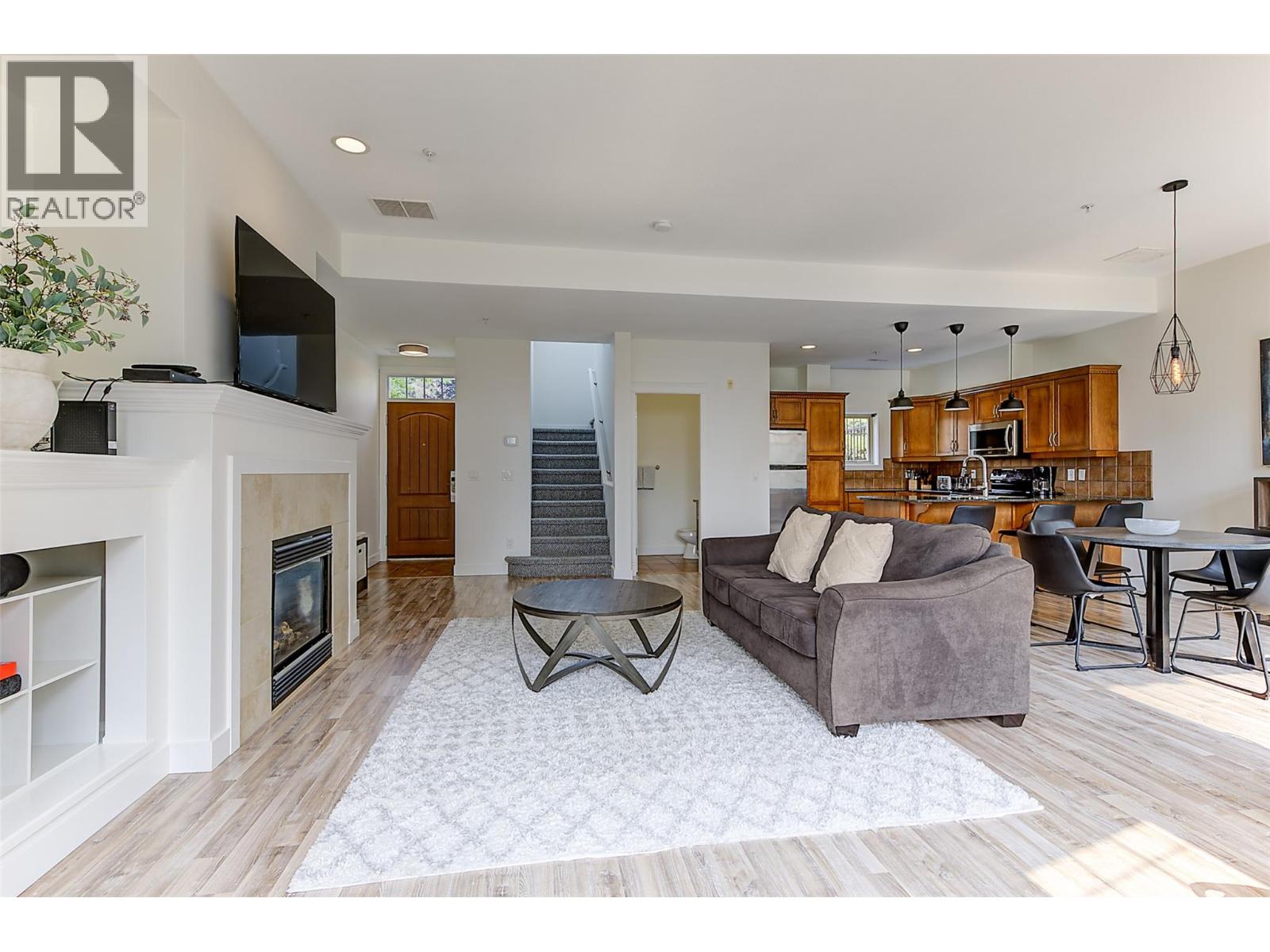 1795 Country Club Drive Unit# 204