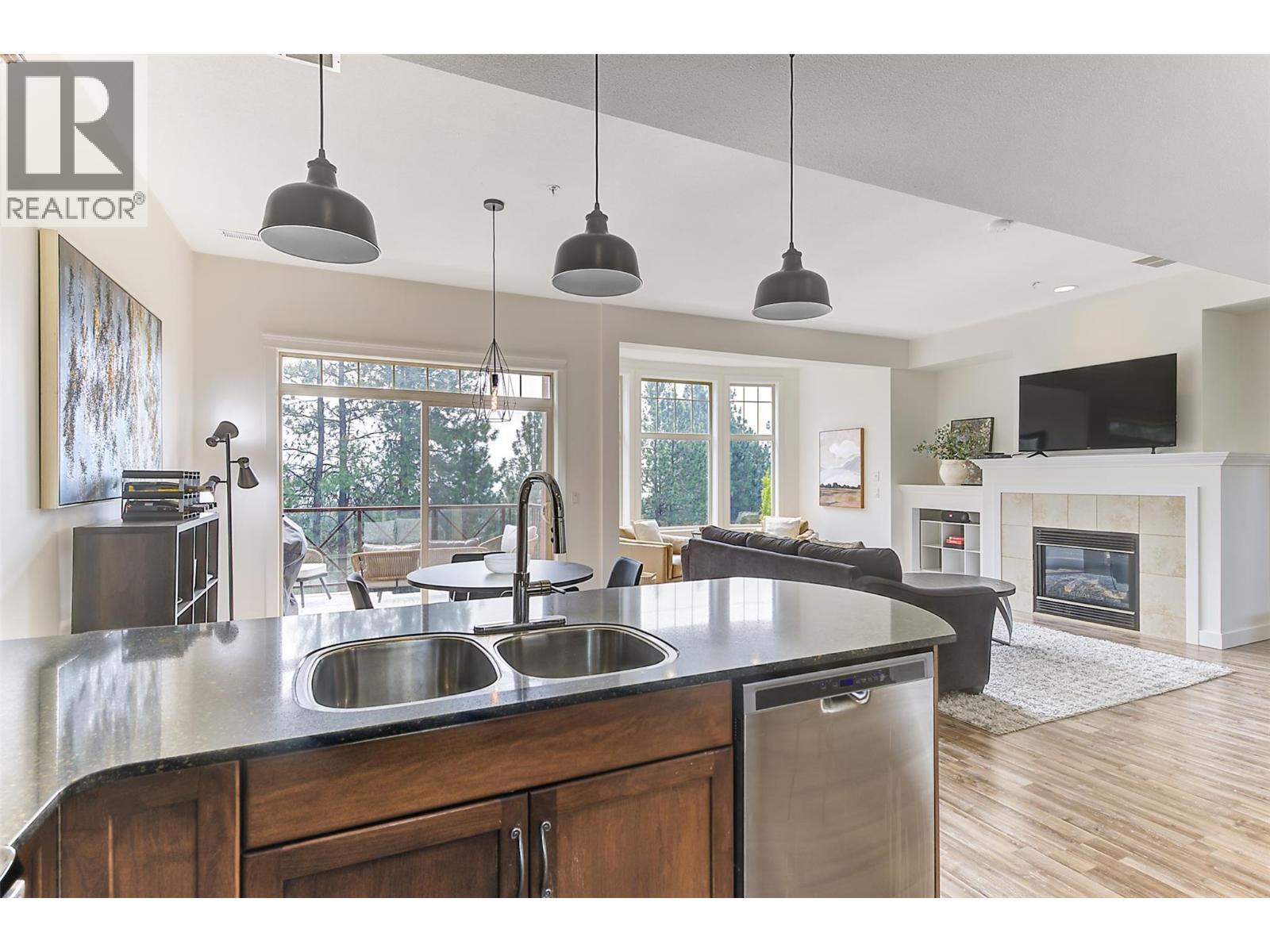 1795 Country Club Drive Unit# 204