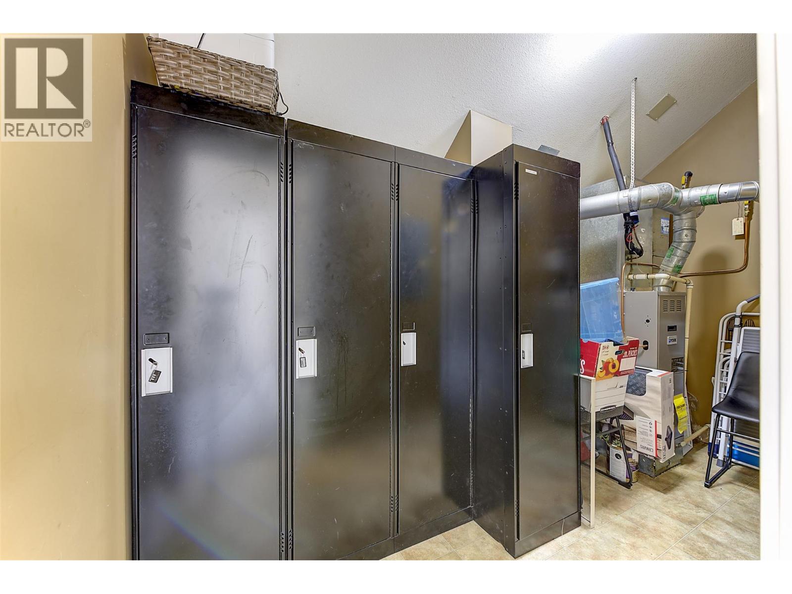 1795 Country Club Drive Unit# 204