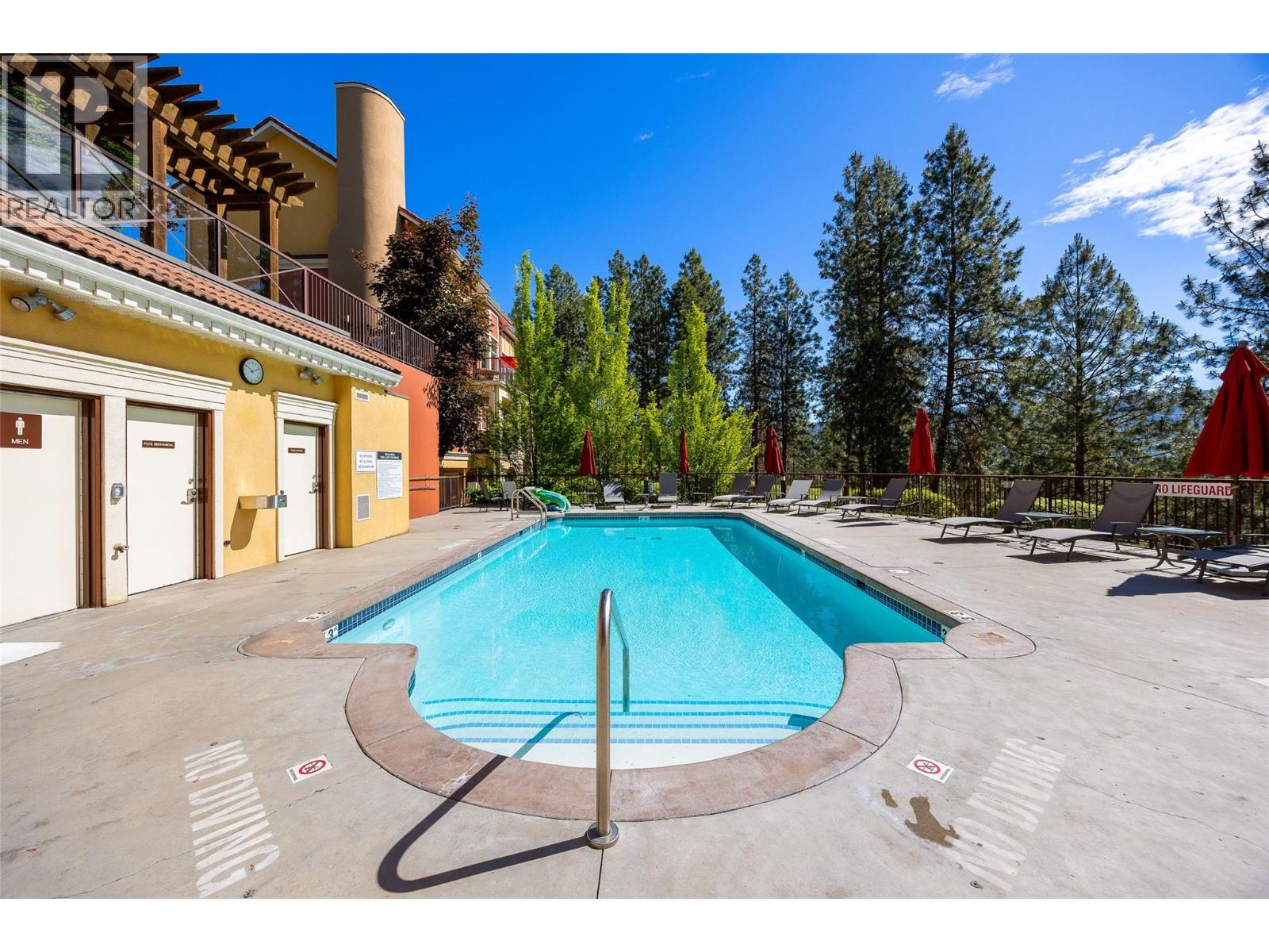 1795 Country Club Drive Unit# 204
