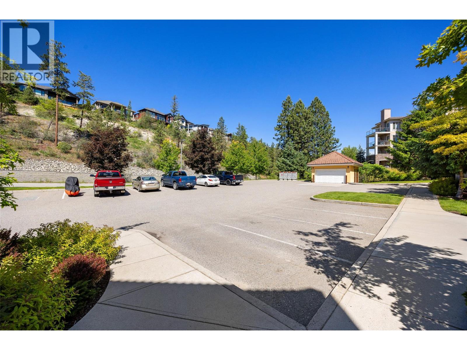 1795 Country Club Drive Unit# 204