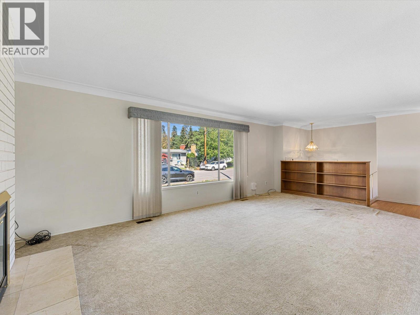 465 Hollydell Road