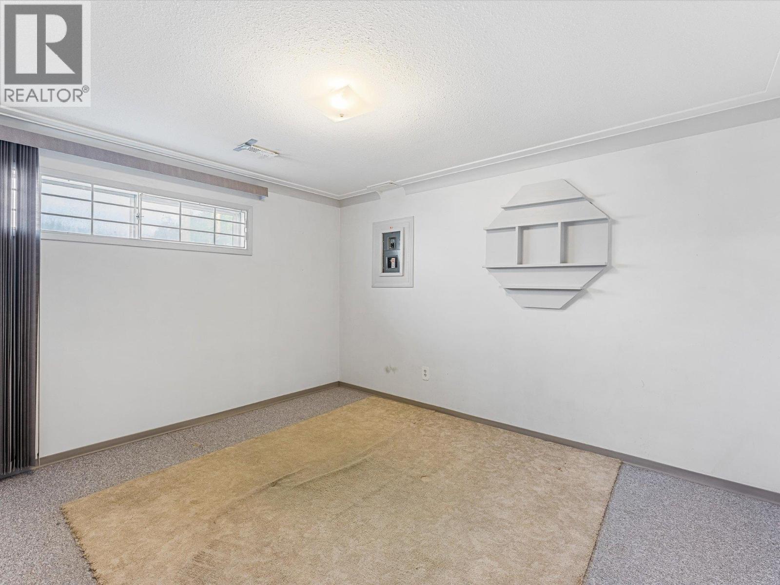 465 Hollydell Road