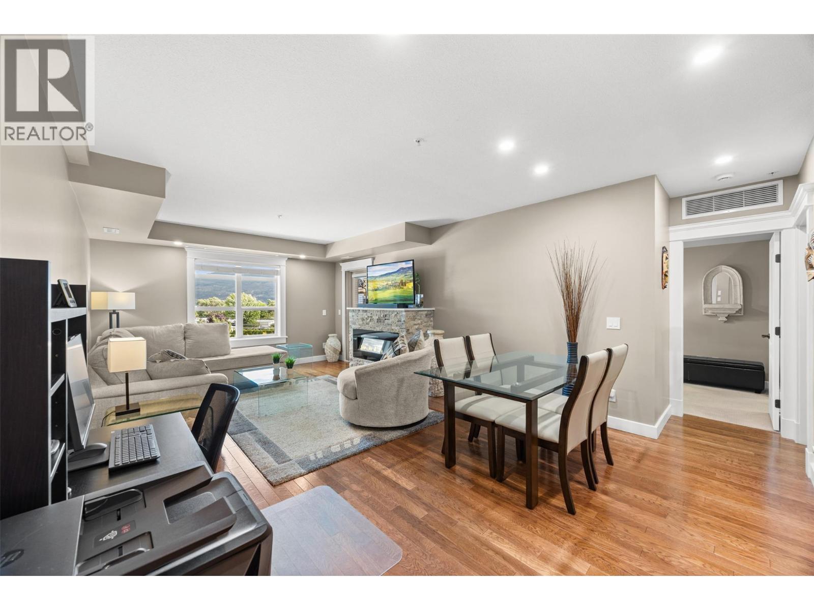 2070 Boucherie Road Unit# 301