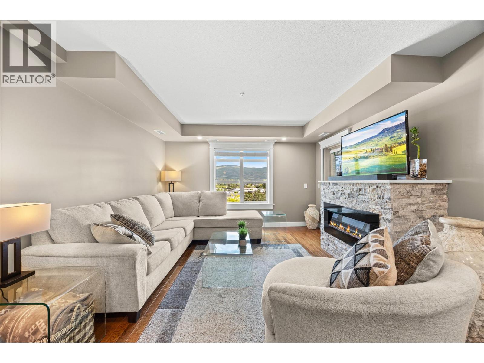 2070 Boucherie Road Unit# 301