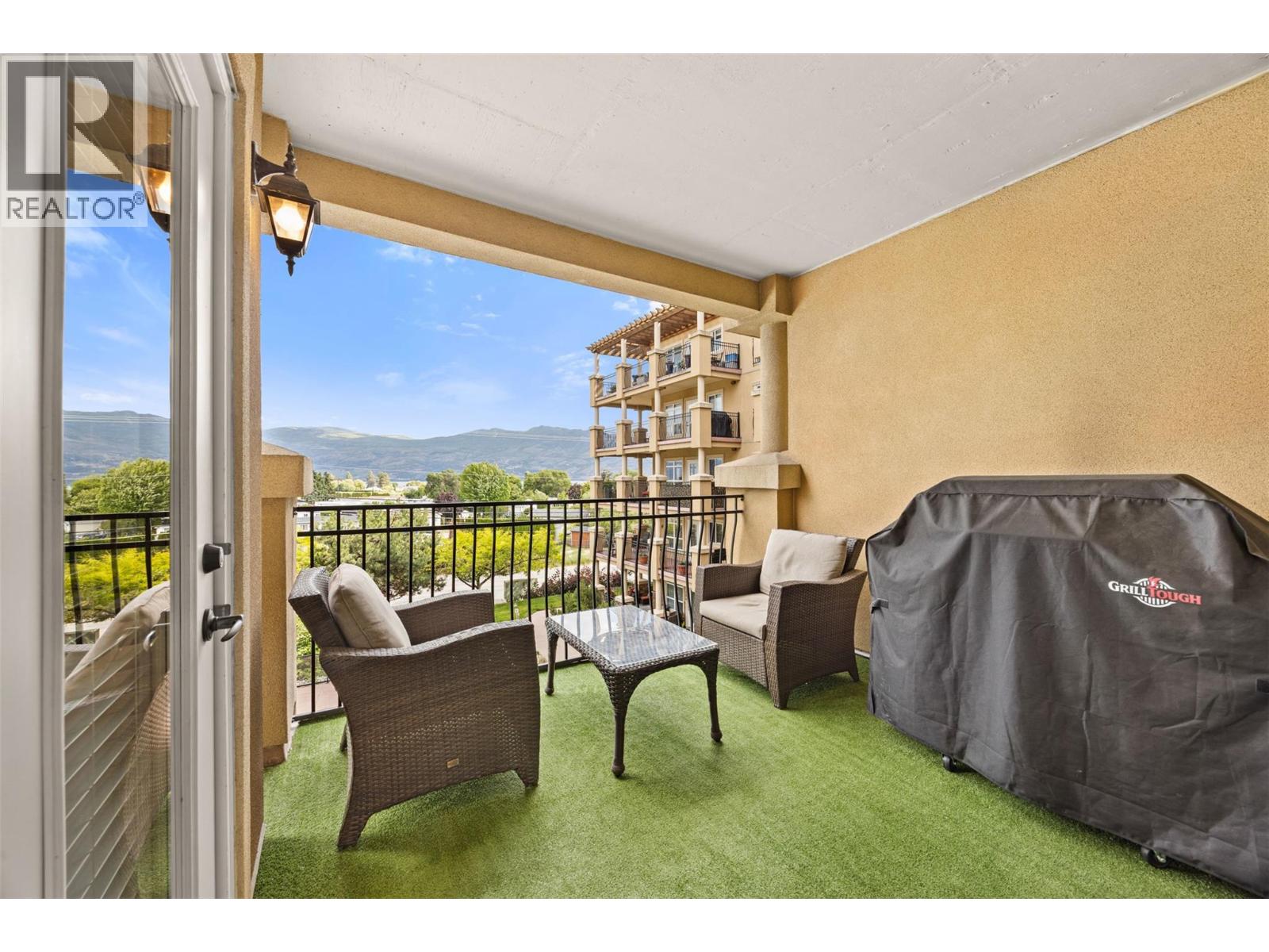 2070 Boucherie Road Unit# 301