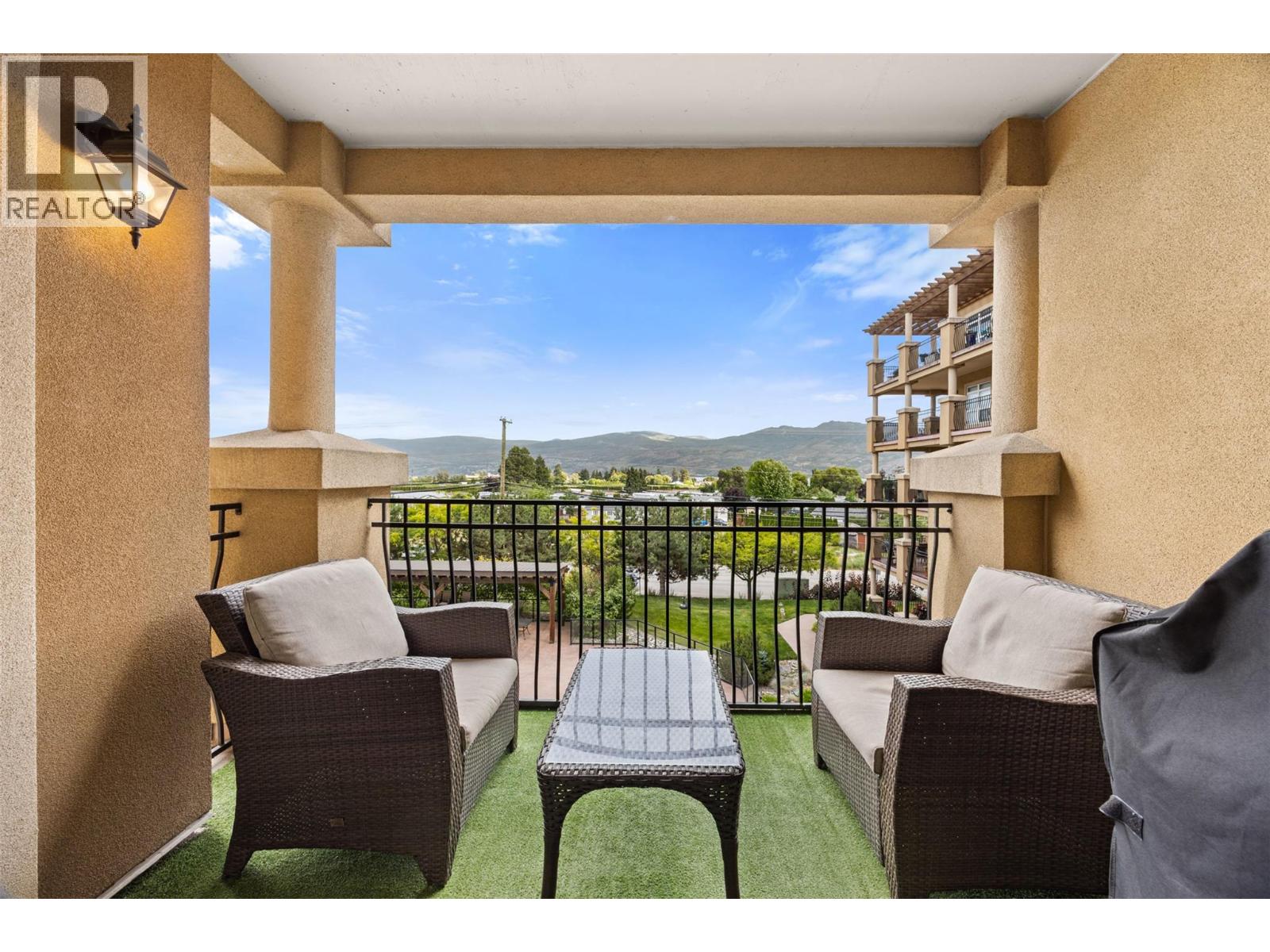 2070 Boucherie Road Unit# 301