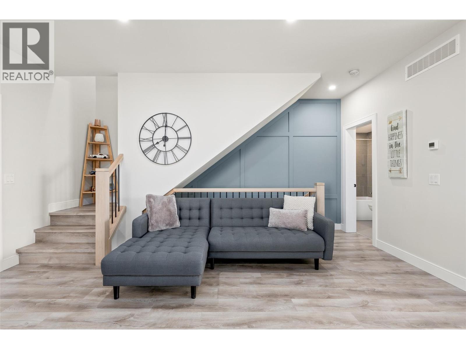 1863 Grey Owl Court