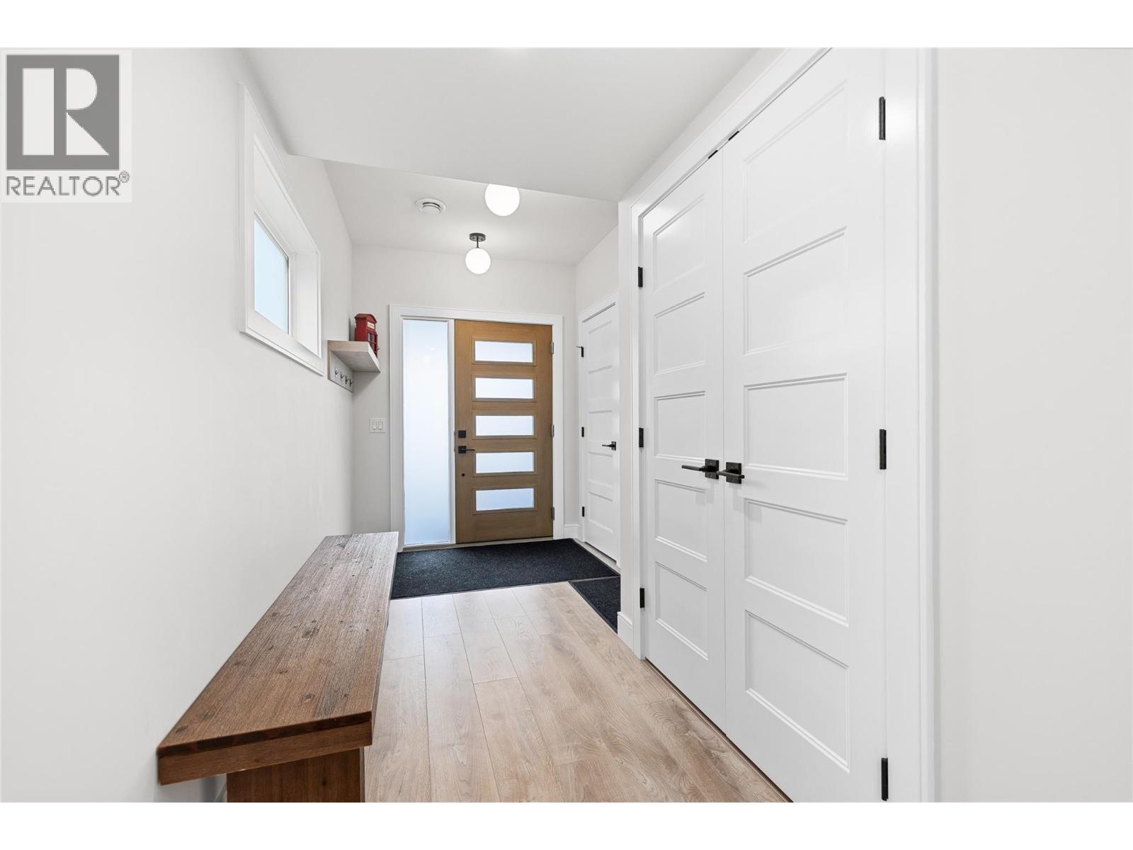 1863 Grey Owl Court