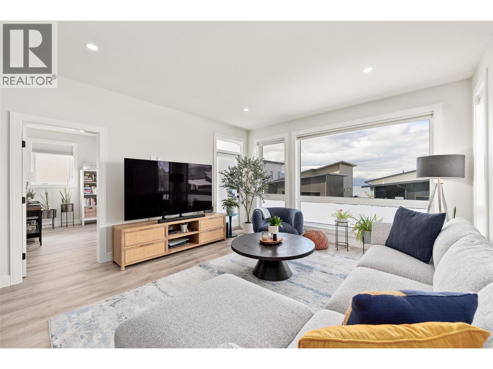 1863 Grey Owl Court