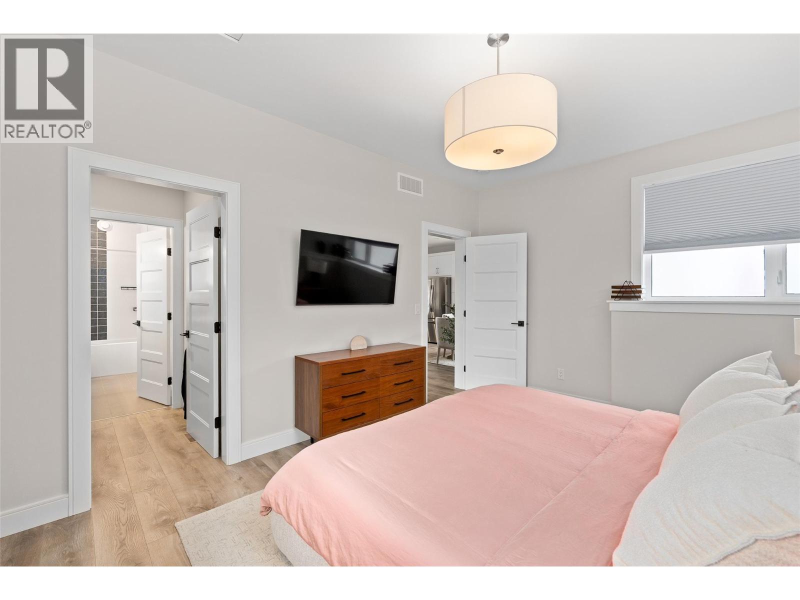 1863 Grey Owl Court