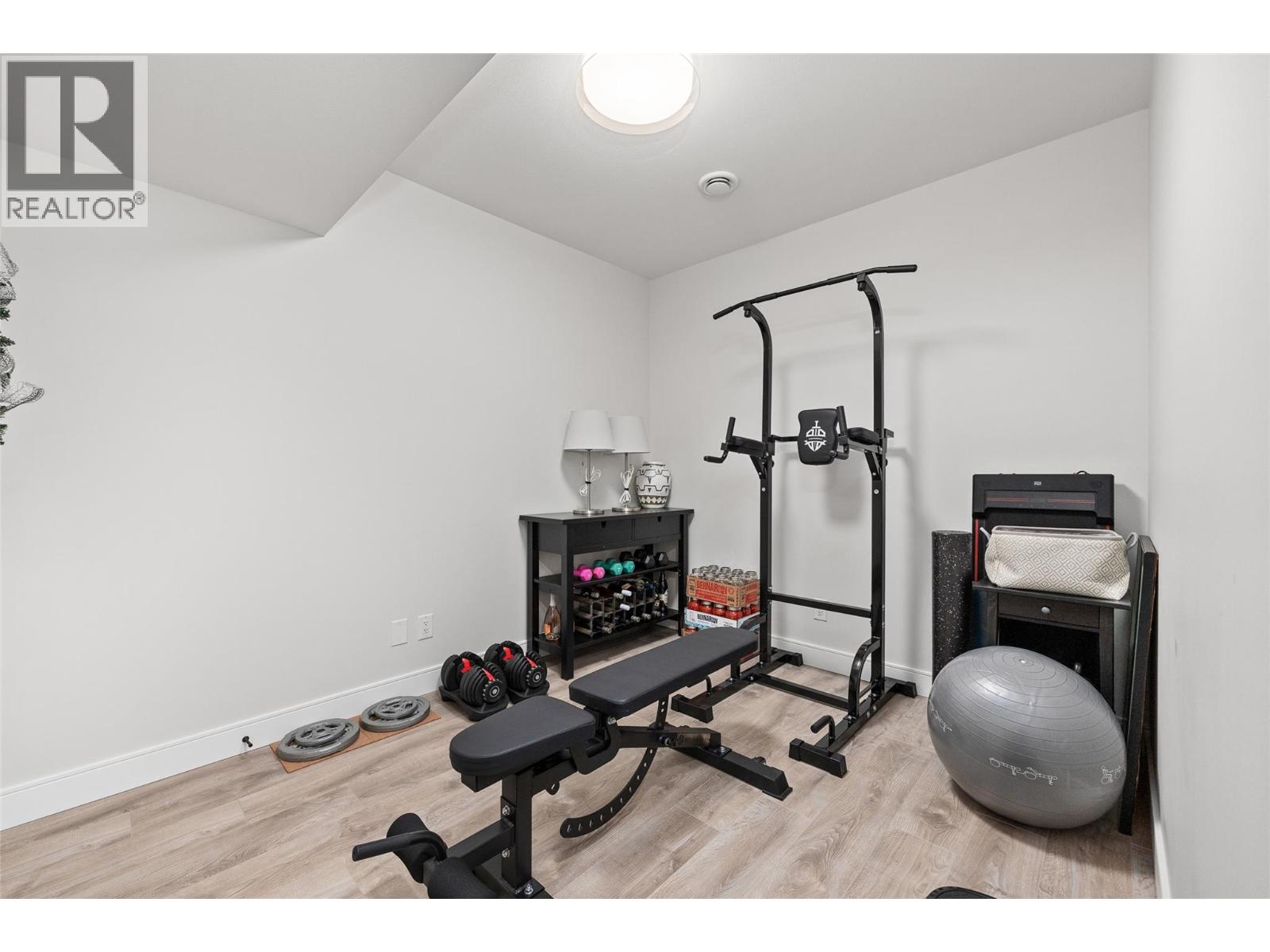 1863 Grey Owl Court