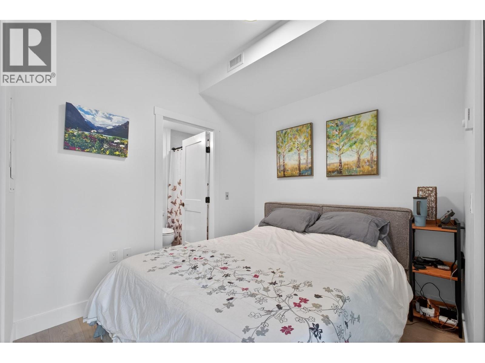 620 Coronation Avenue Unit# 211