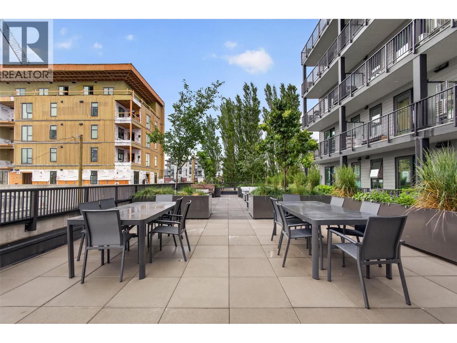 620 Coronation Avenue Unit# 211