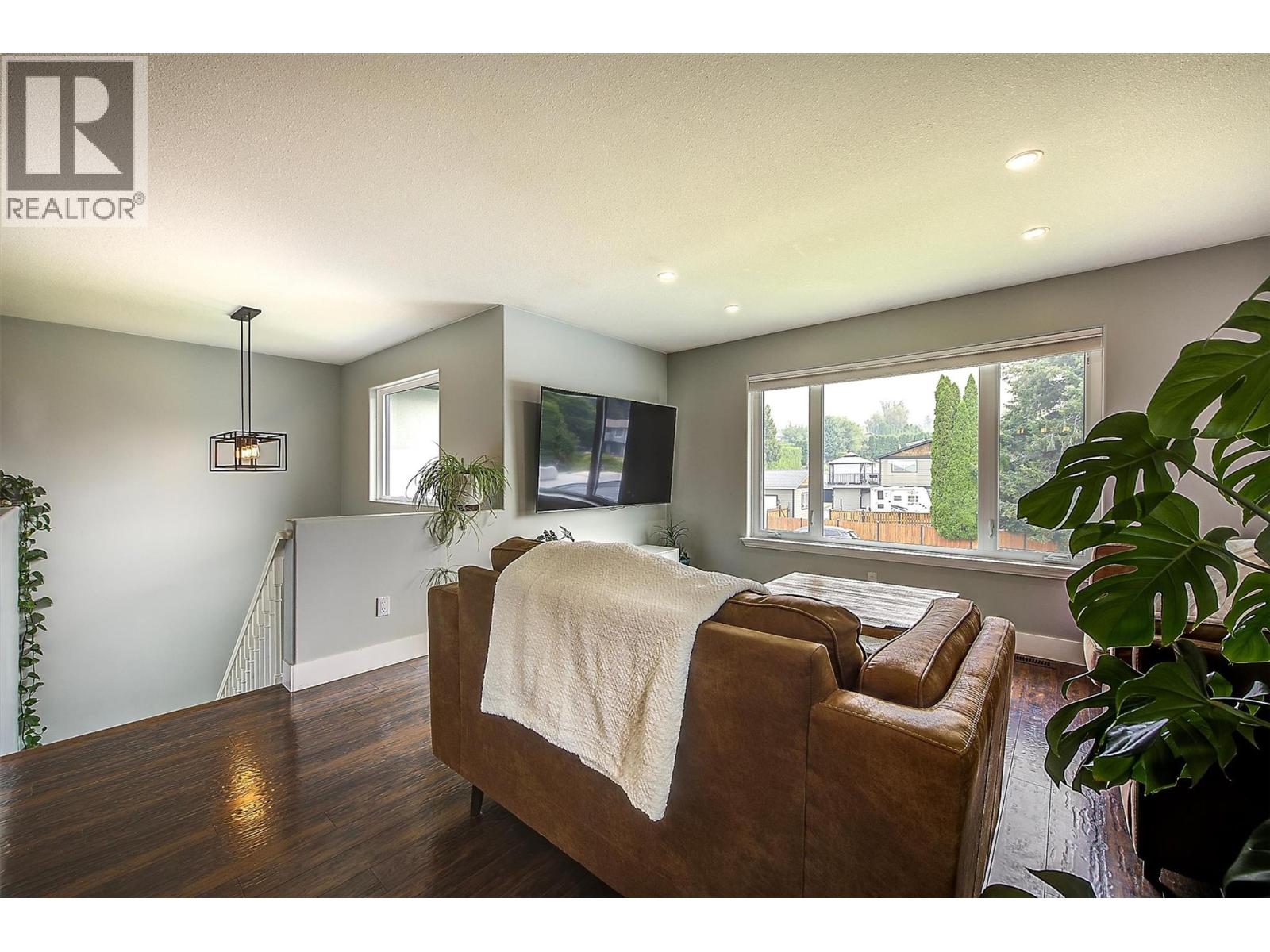 1726 Hayashi Road