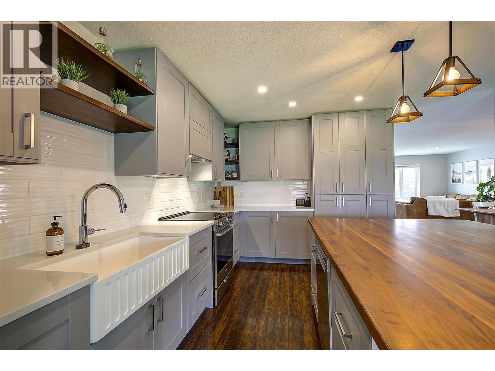 1726 Hayashi Road