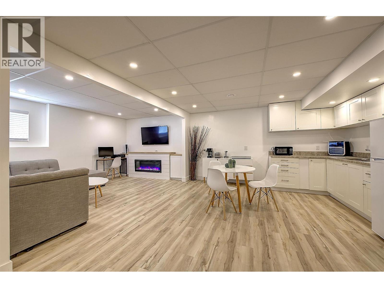 1726 Hayashi Road