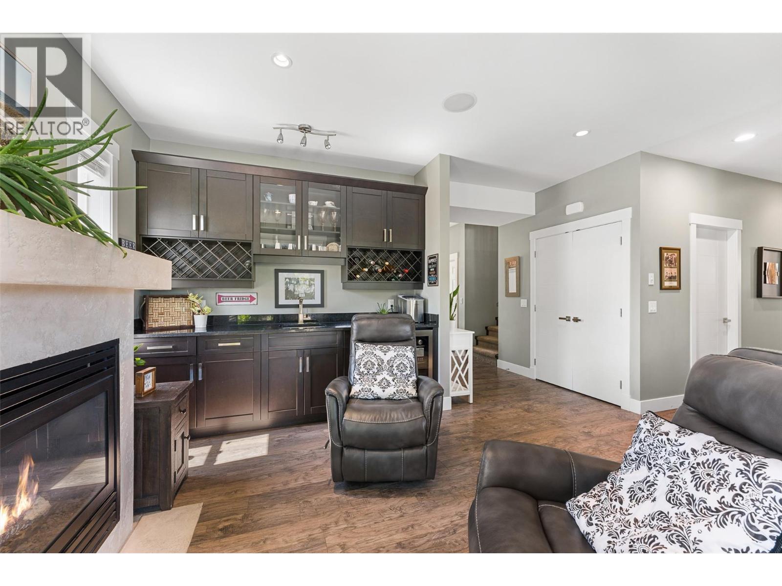 13157 Shoreline Drive