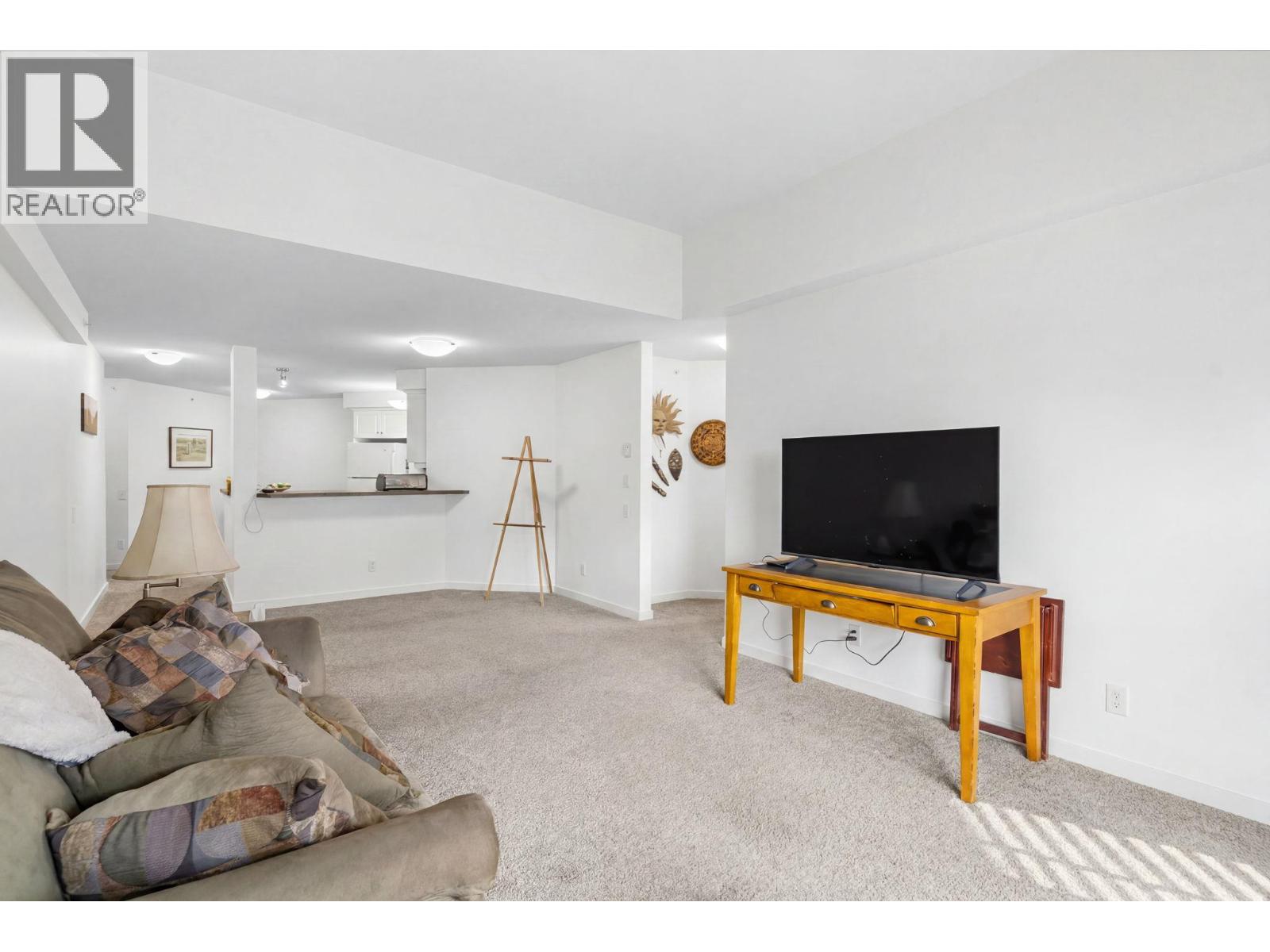515 Houghton Road Unit# 311