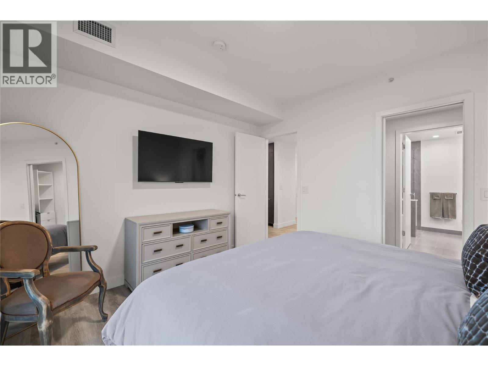 238 Leon Avenue Unit# 2007