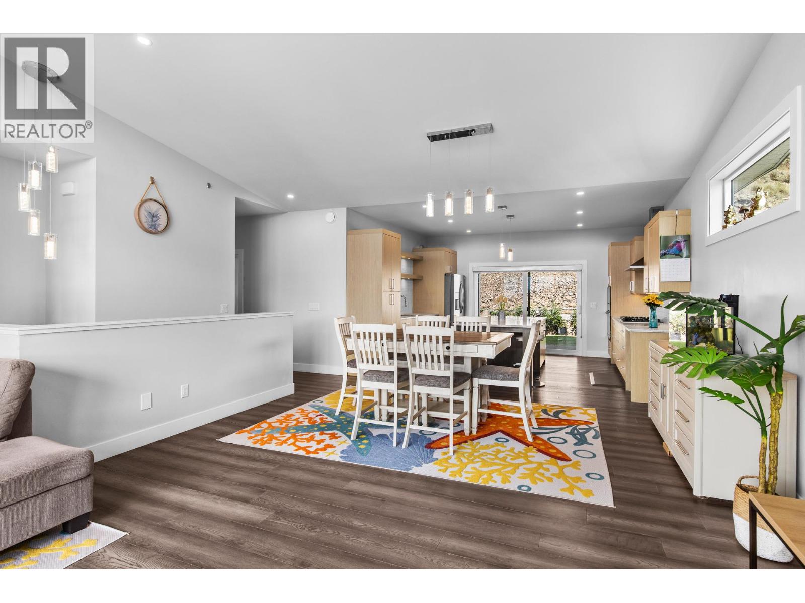 2562 Crown Crest Drive