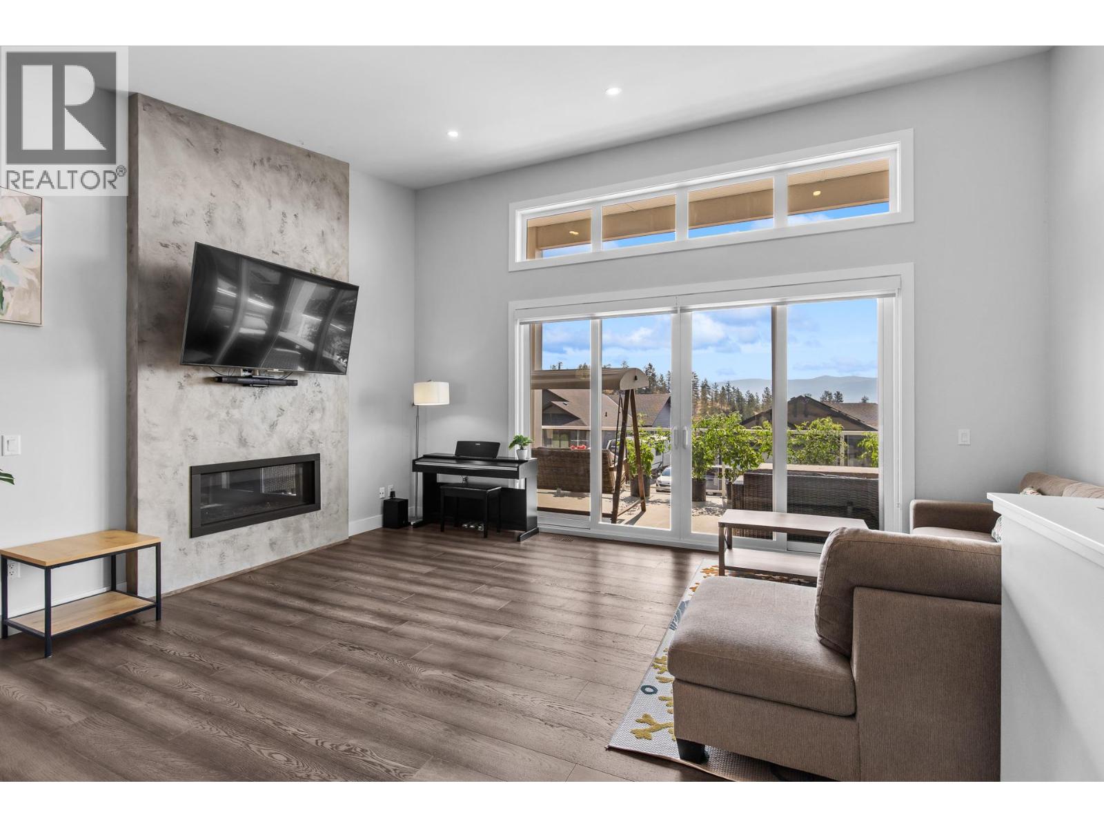 2562 Crown Crest Drive