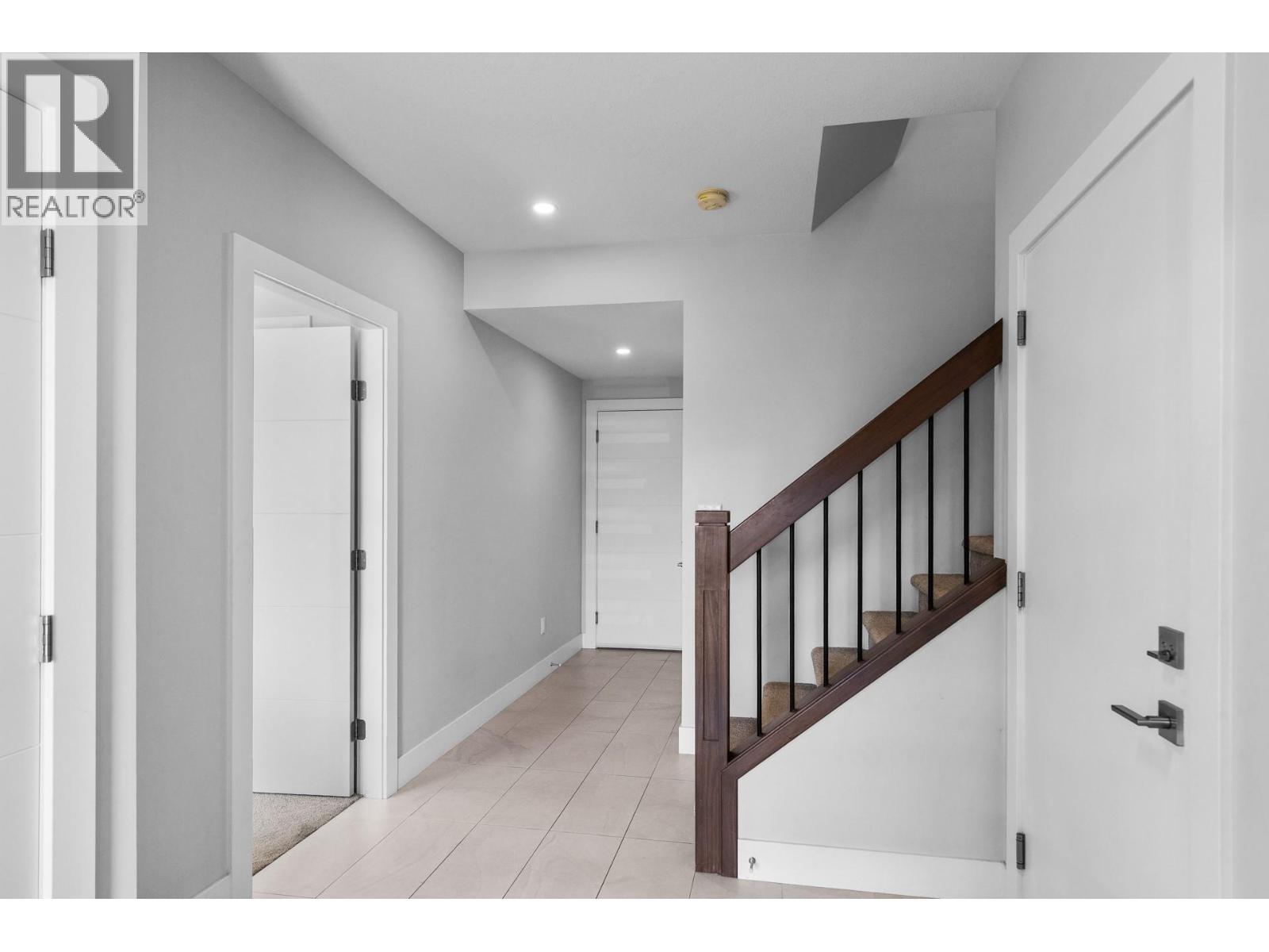 2562 Crown Crest Drive