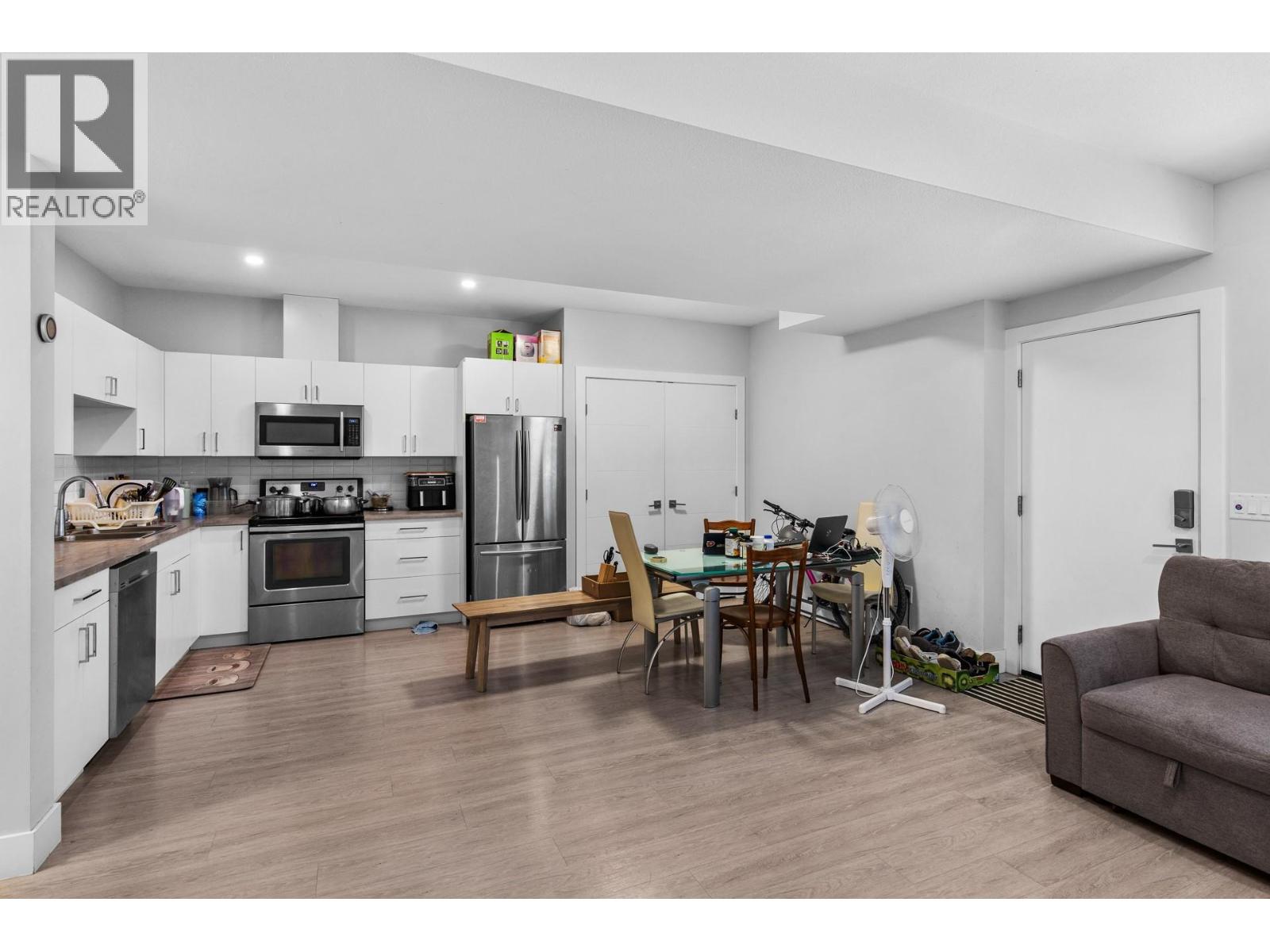 2562 Crown Crest Drive