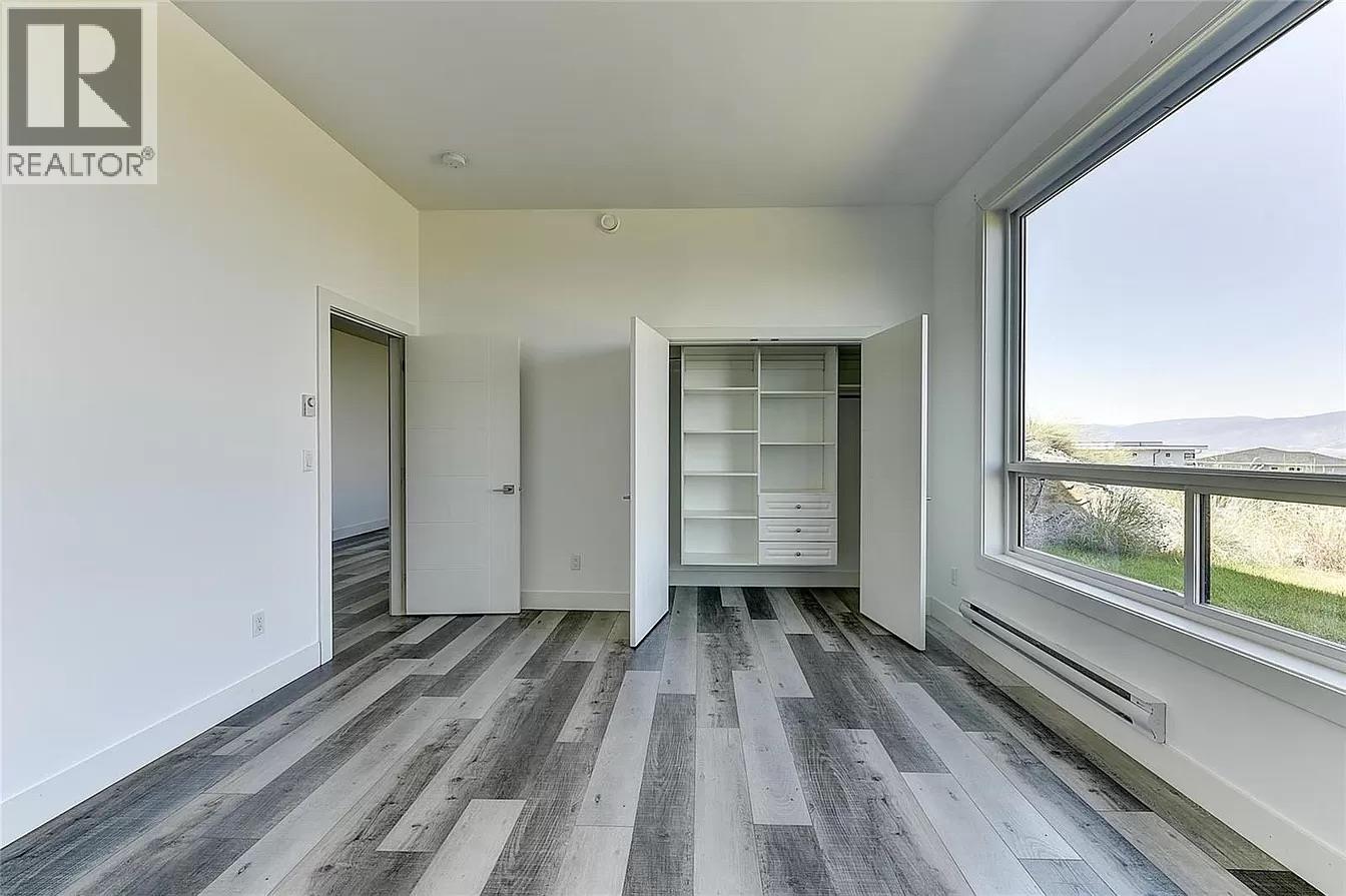 1016 CLARANCE Avenue