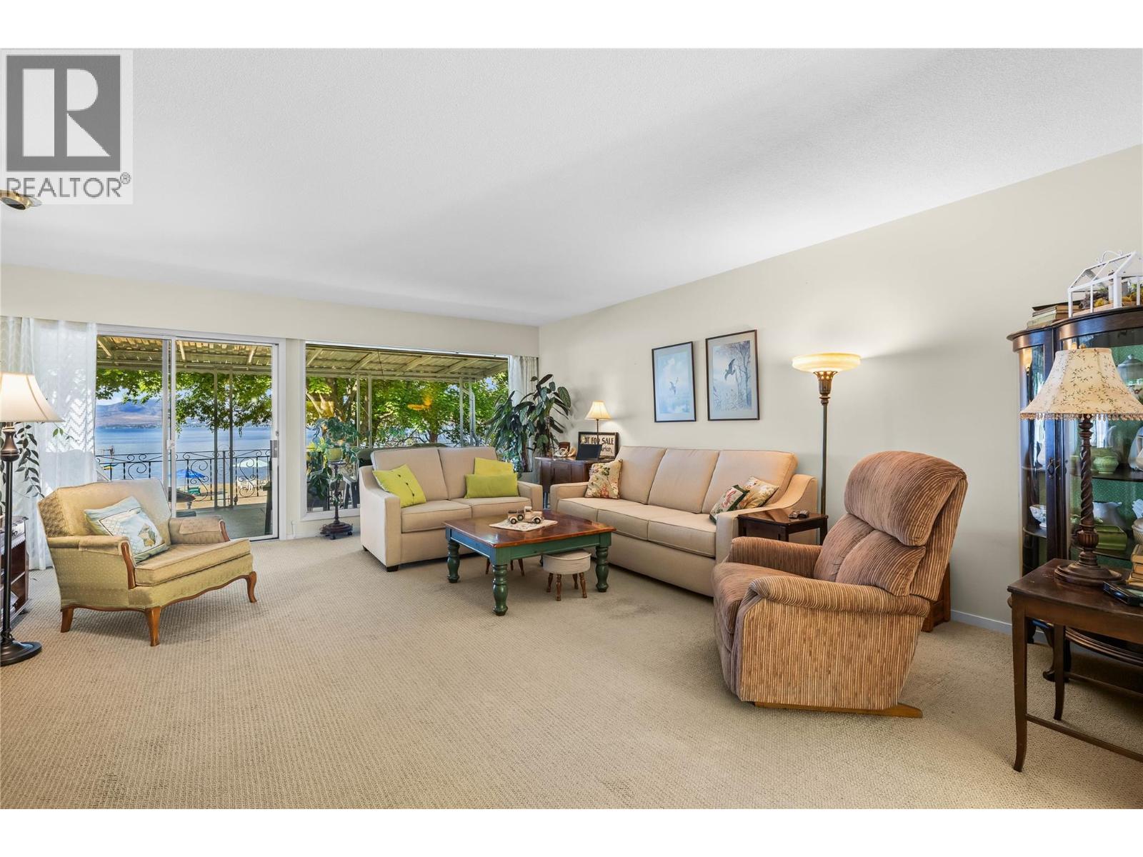4088 Lakeshore Road