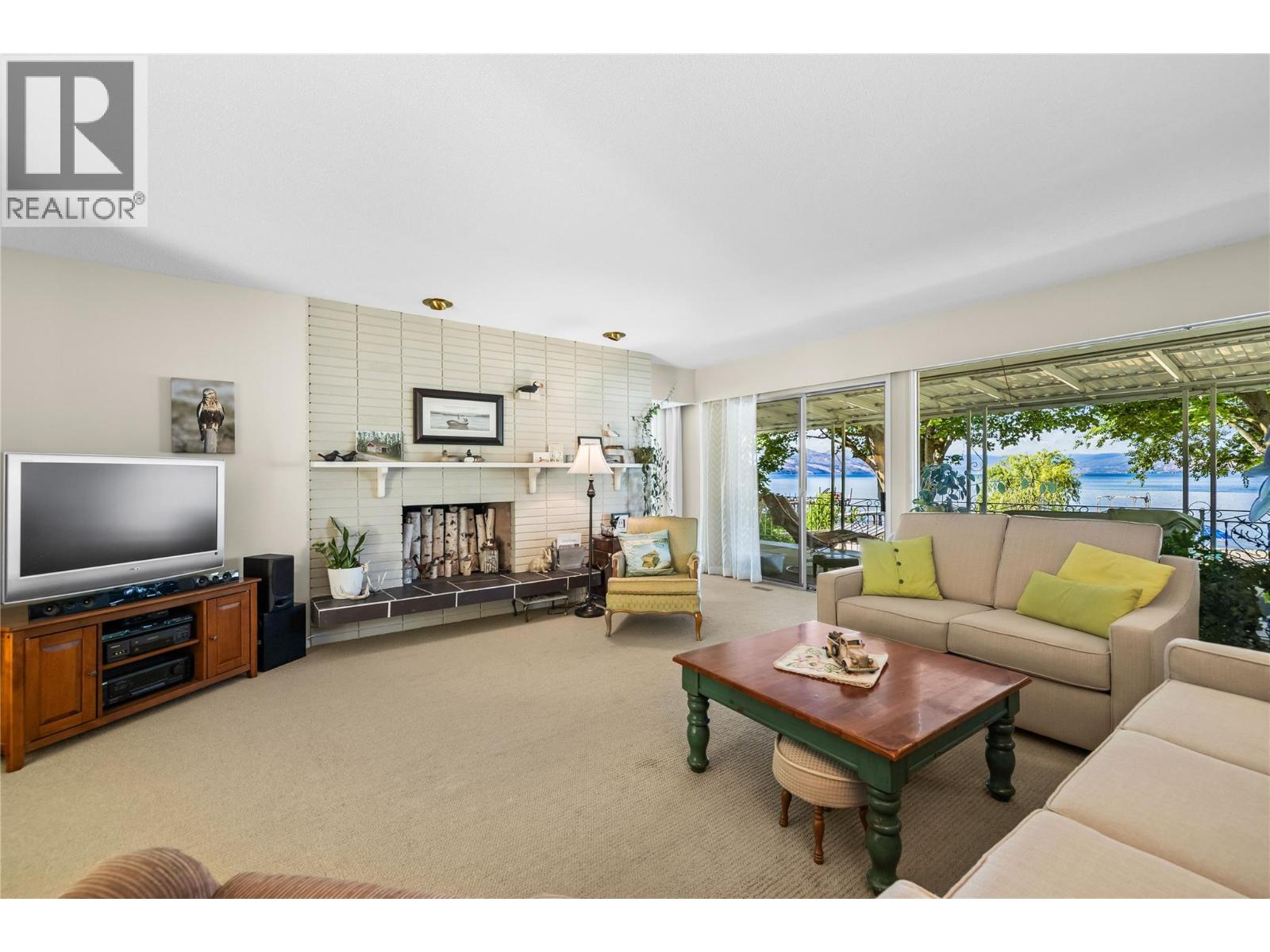 4088 Lakeshore Road