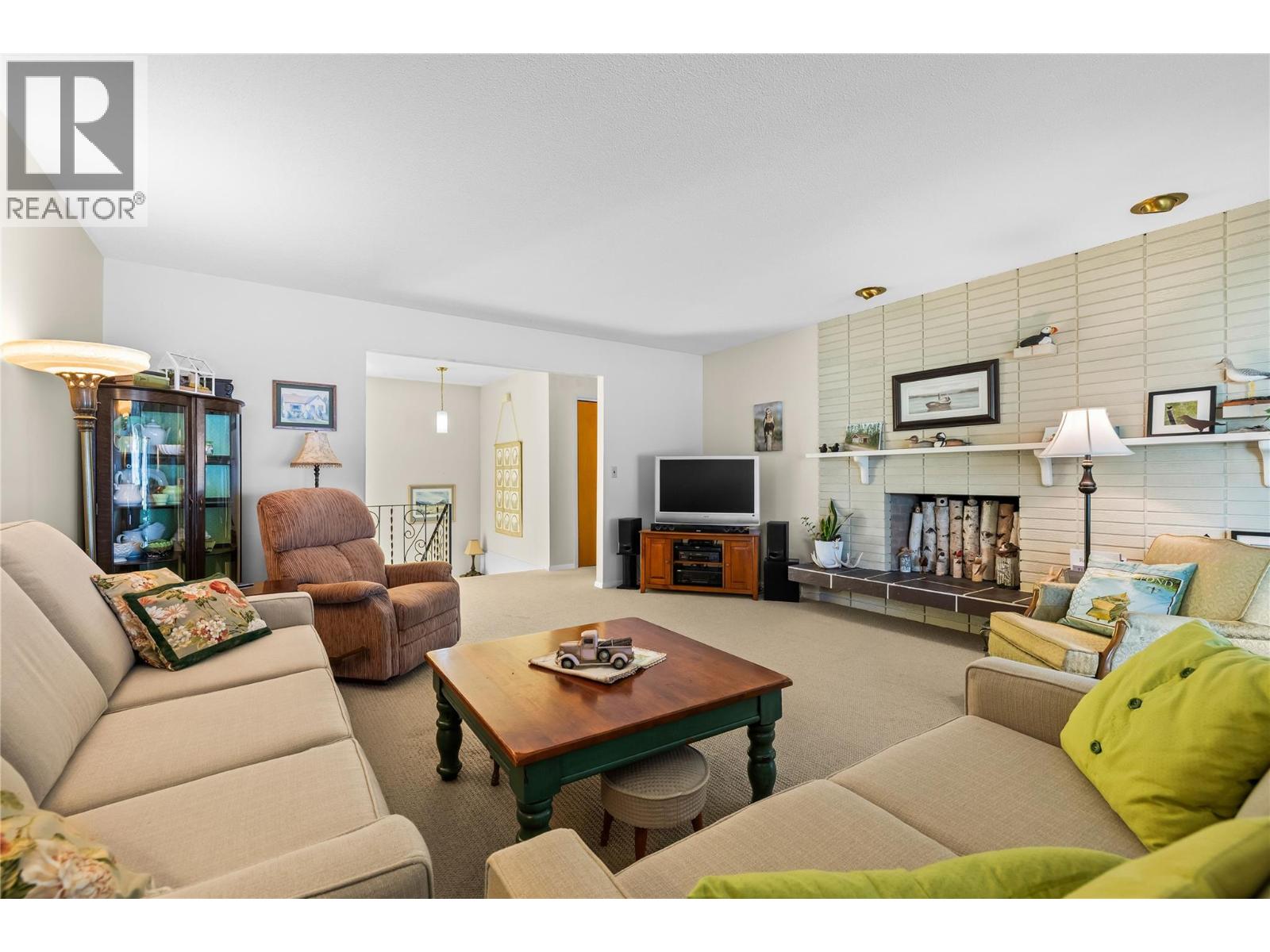 4088 Lakeshore Road