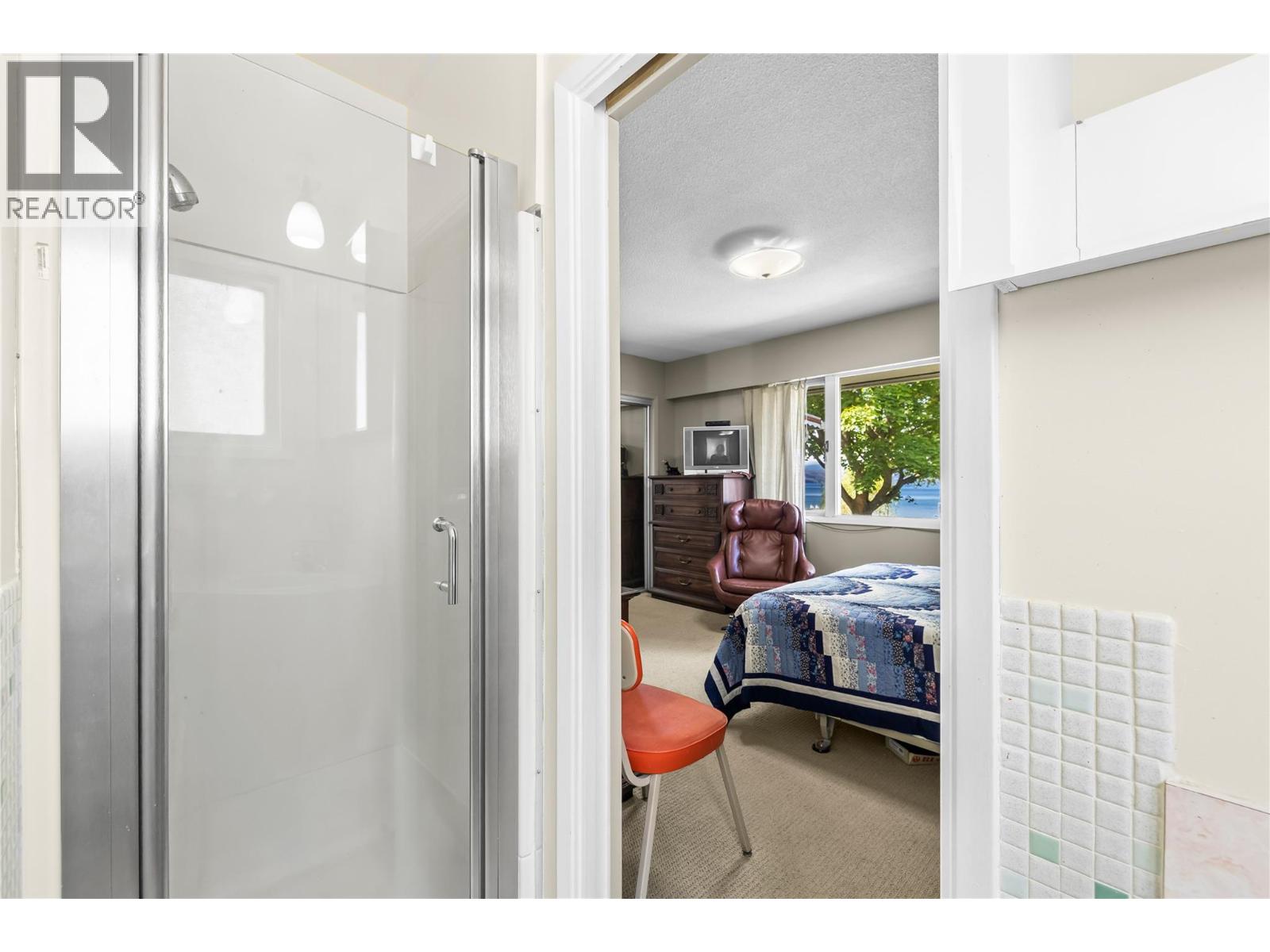 4088 Lakeshore Road