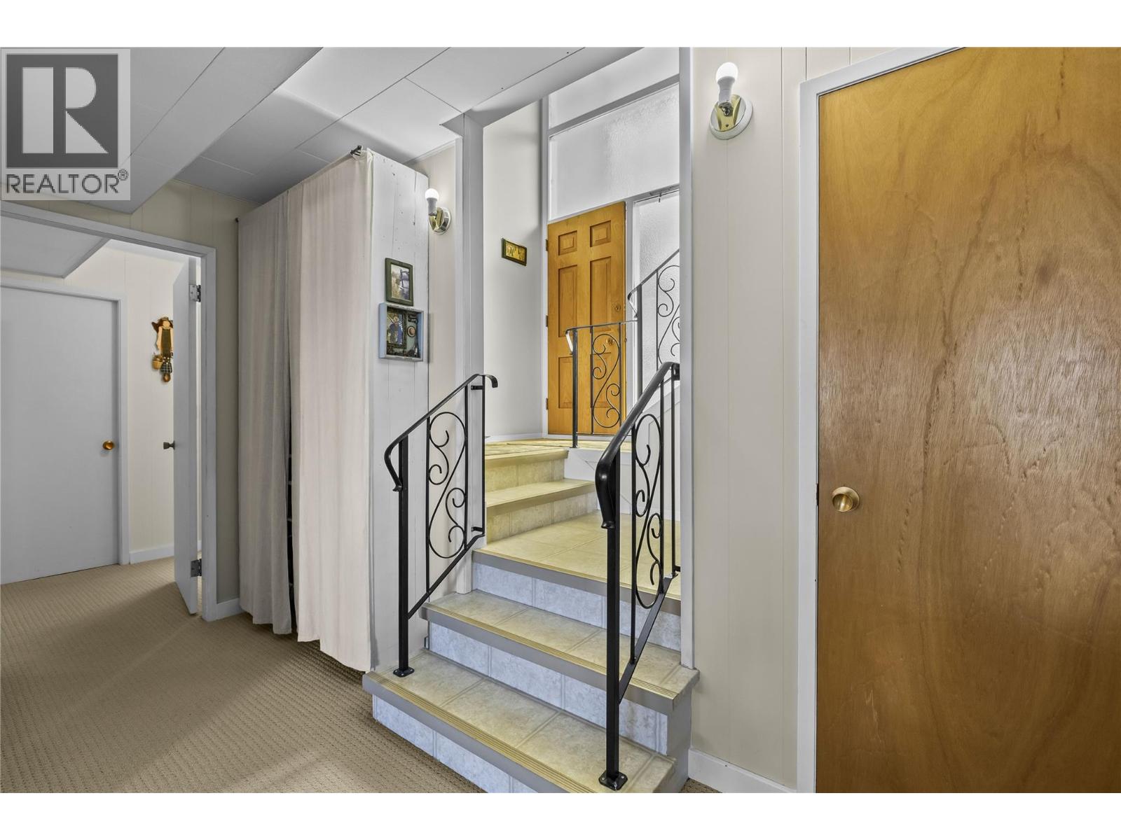 4088 Lakeshore Road