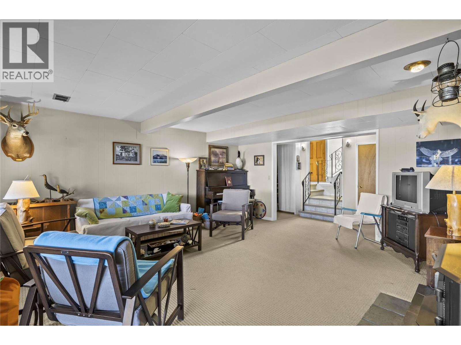 4088 Lakeshore Road
