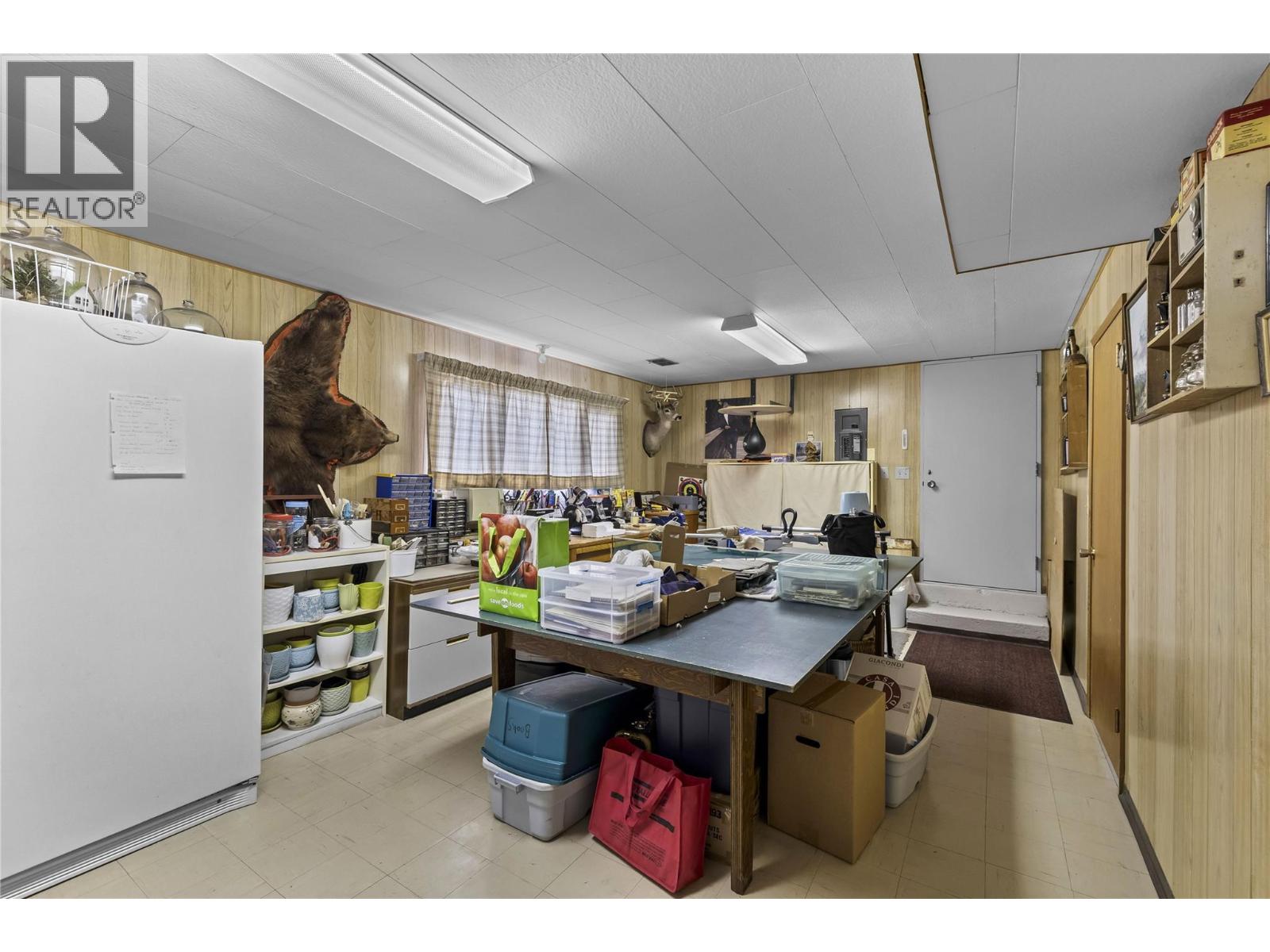 4088 Lakeshore Road