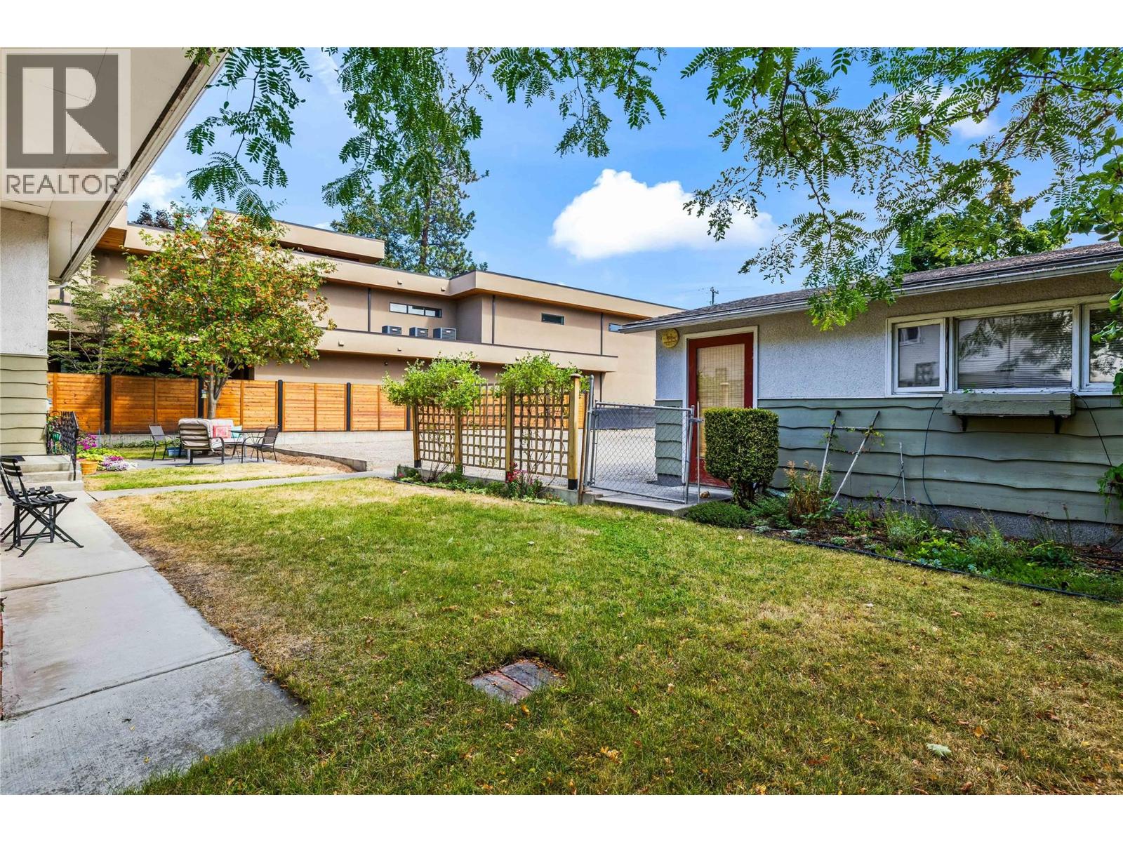 4088 Lakeshore Road