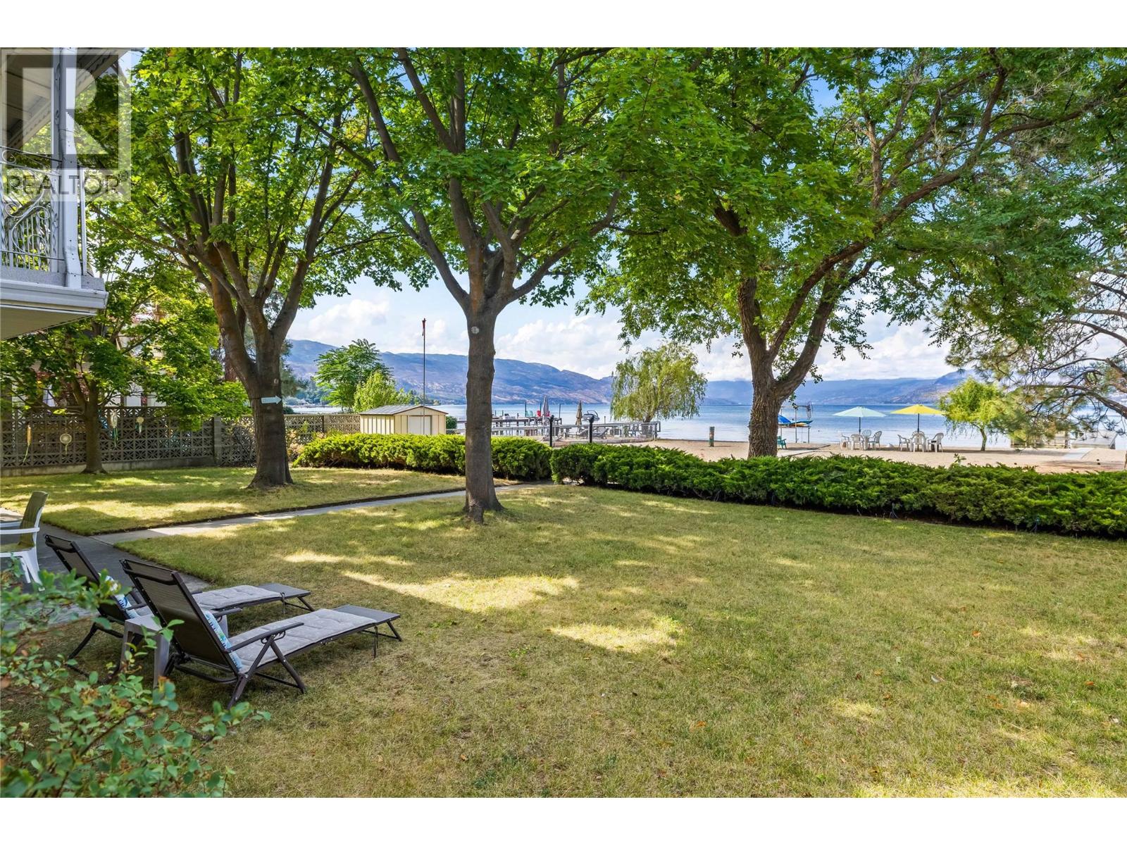 4088 Lakeshore Road