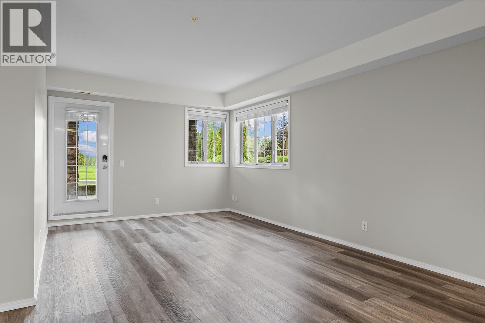 1873 Country Club Drive Unit# 2221