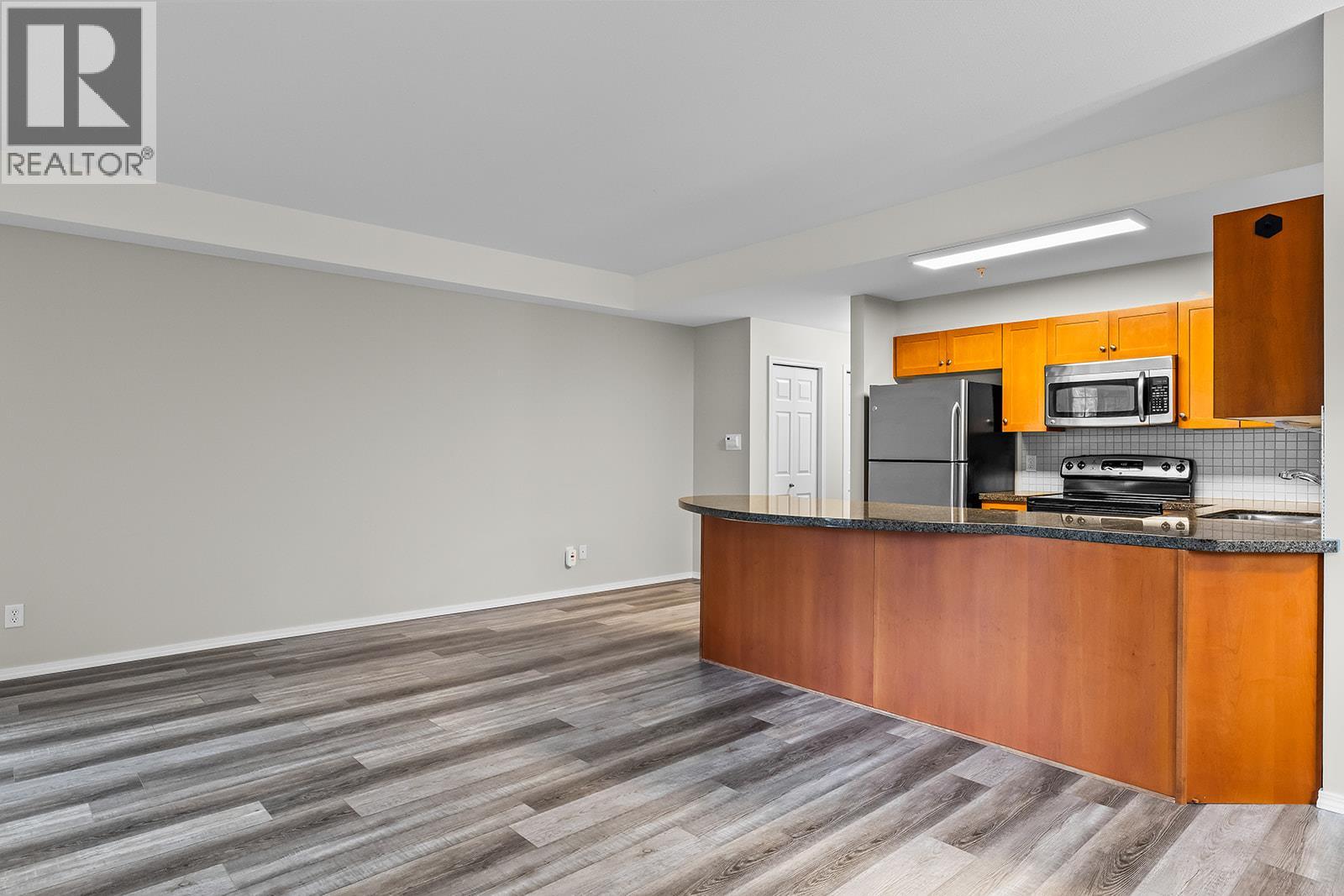 1873 Country Club Drive Unit# 2221
