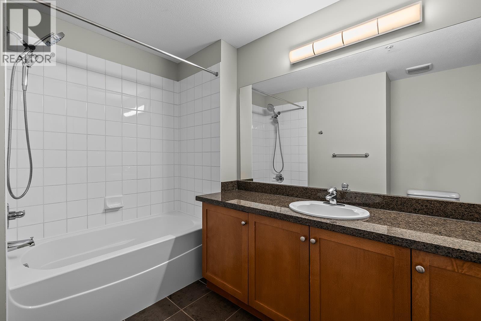 1873 Country Club Drive Unit# 2221