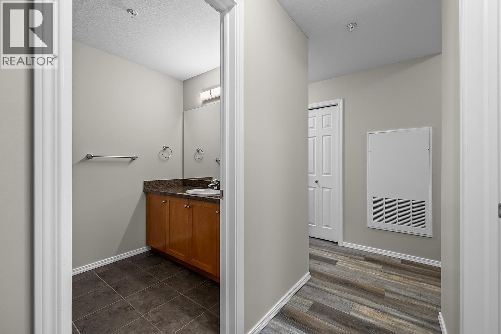 1873 Country Club Drive Unit# 2221
