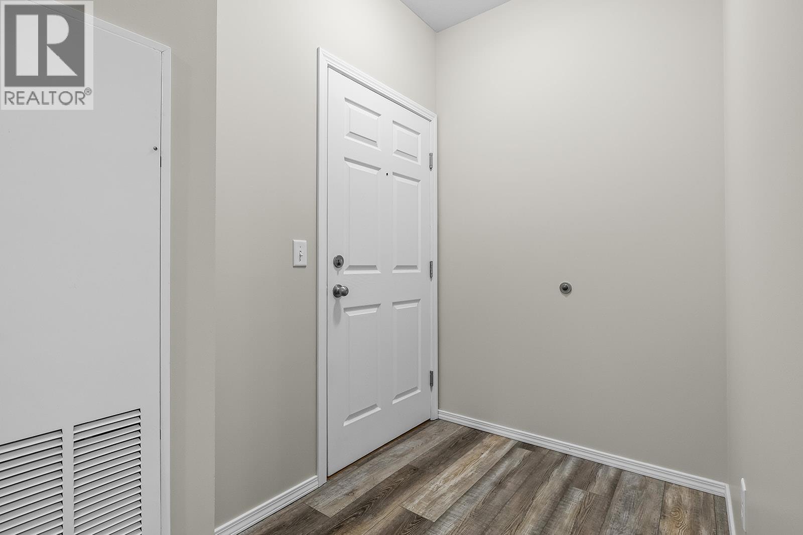 1873 Country Club Drive Unit# 2221