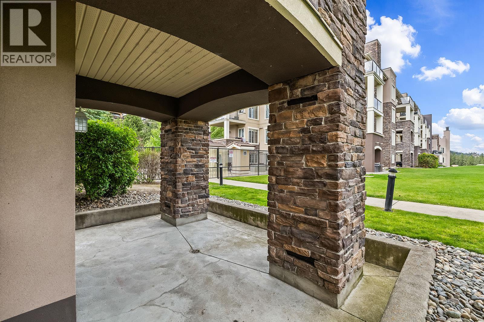 1873 Country Club Drive Unit# 2221