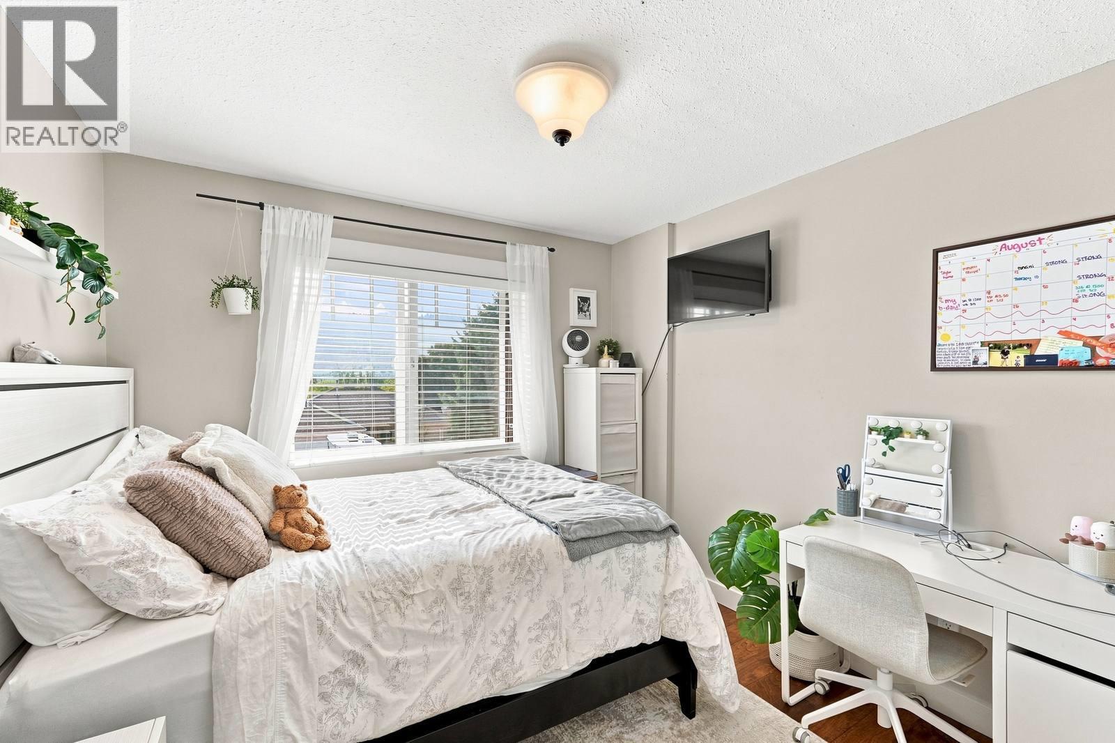464 Glen Pine Court