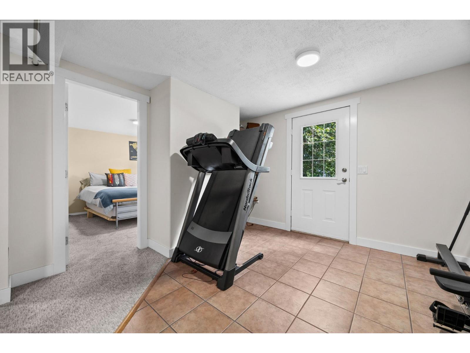 2735 Northview Place