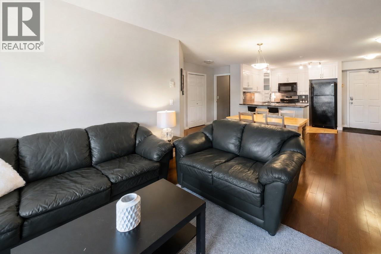 135 Ziprick Road Unit# 206