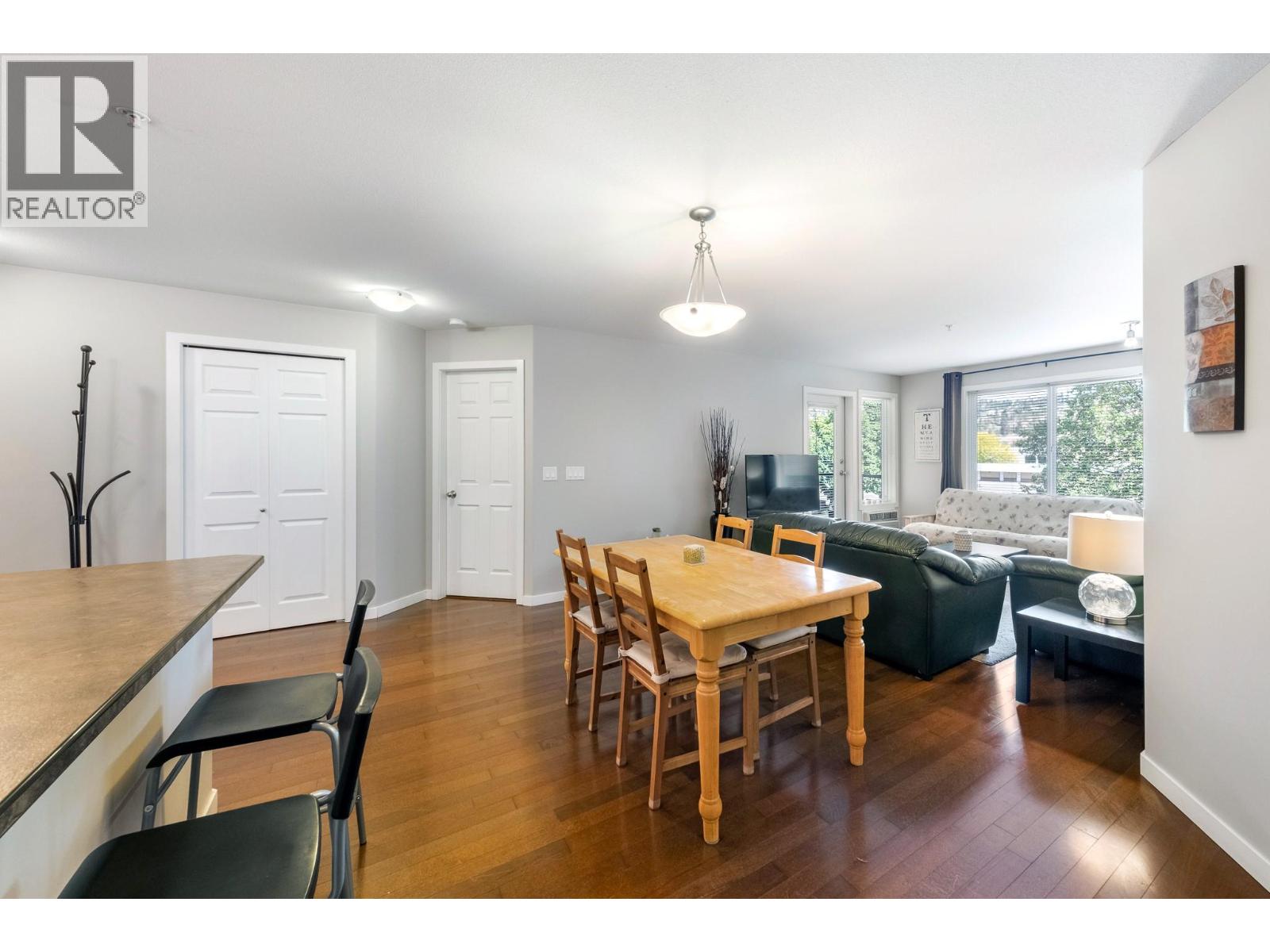 135 Ziprick Road Unit# 206