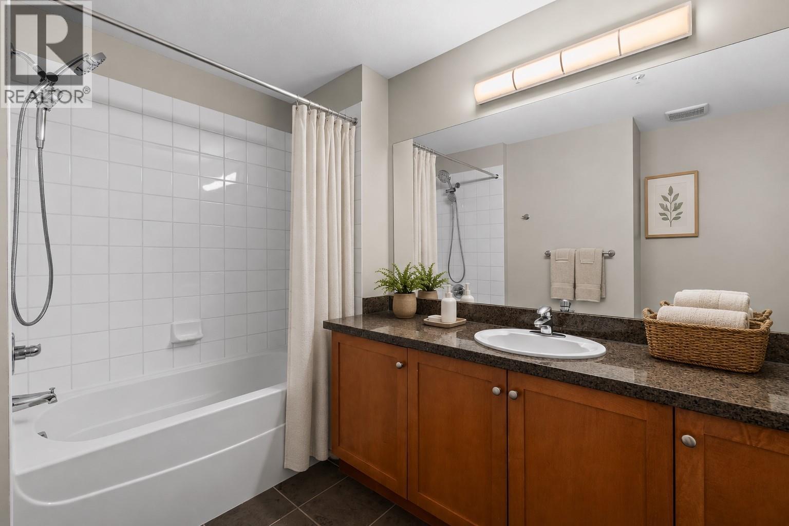 1873 Country Club Drive Unit# 2221