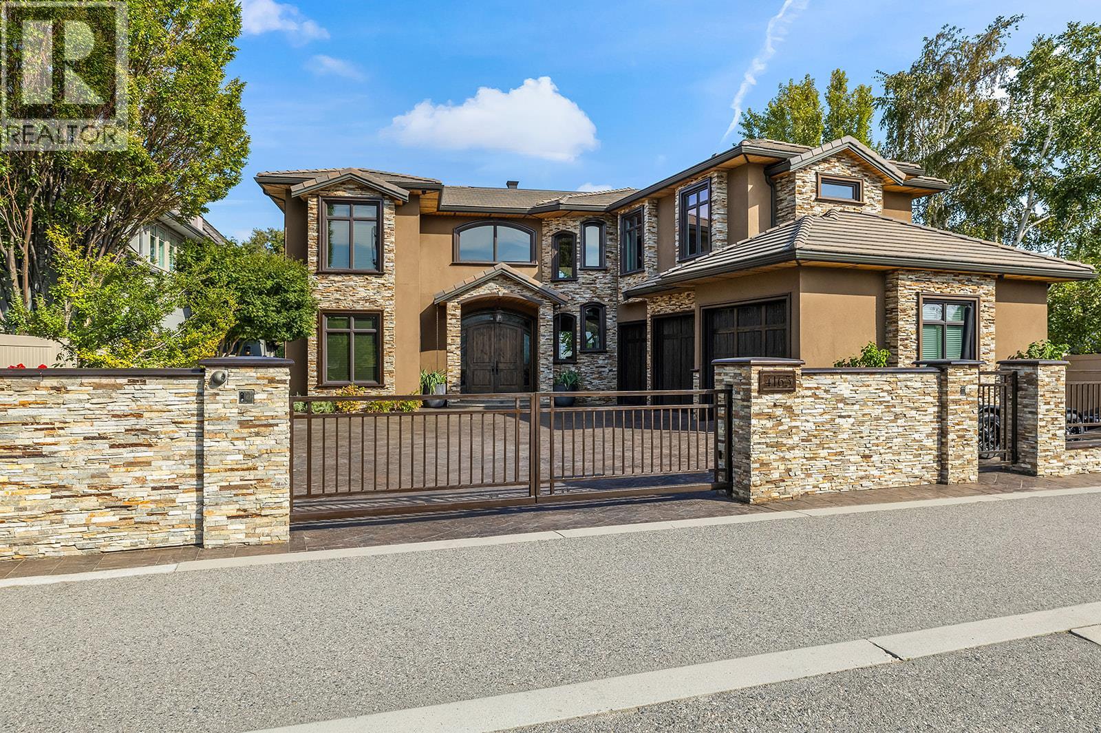 4165 Gellatly Road